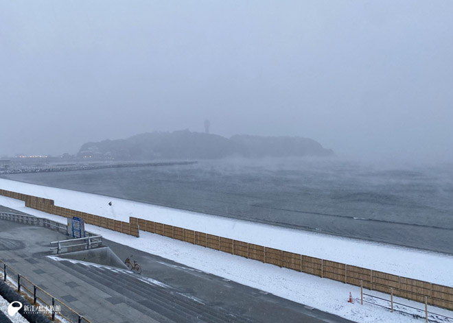 関東で雪が積もった日の江の島