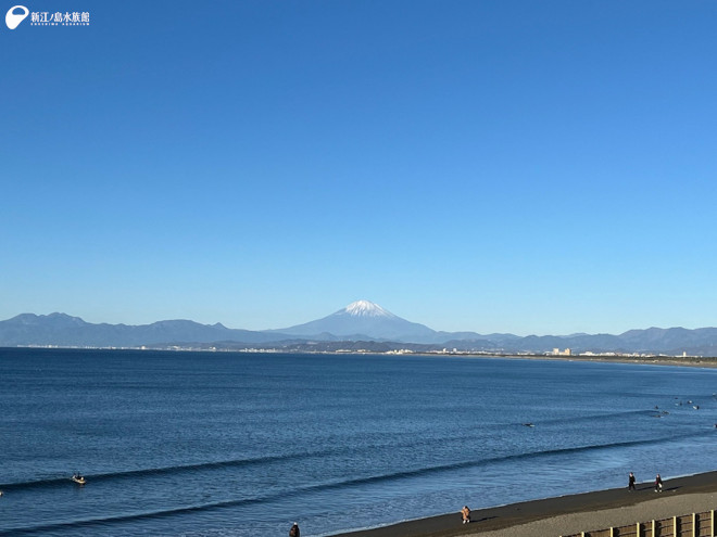 ウミガメの浜辺から見える富士山