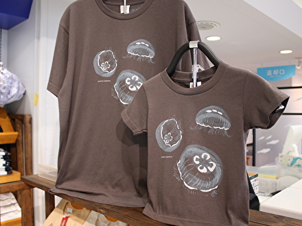 えのすいTシャツ moon jelly fish