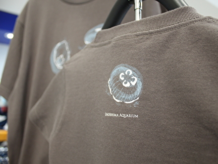 えのすいＴシャツ moon jelly fish