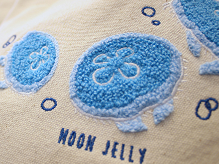 もこもこ刺繍トート（ミズクラゲ・コツメカワウソ・アザラシ）